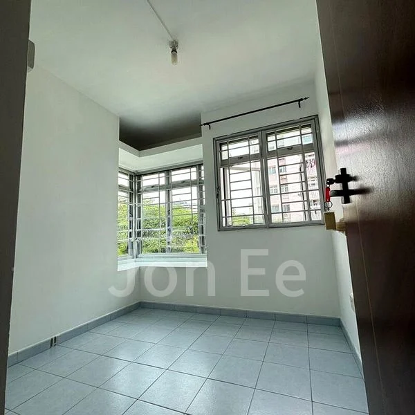 Common Room (HDB) for Rent in  106 Ang Mo Kio Avenue 4 - Image 4