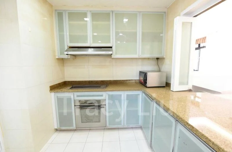 4 Bed Condo for Rent in  Spring Grove - Image 4