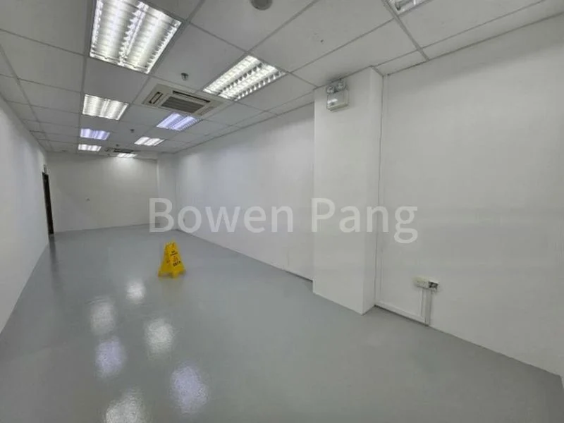 Light Industrial (B1) for Rent: Woodlands 11 - Image 3