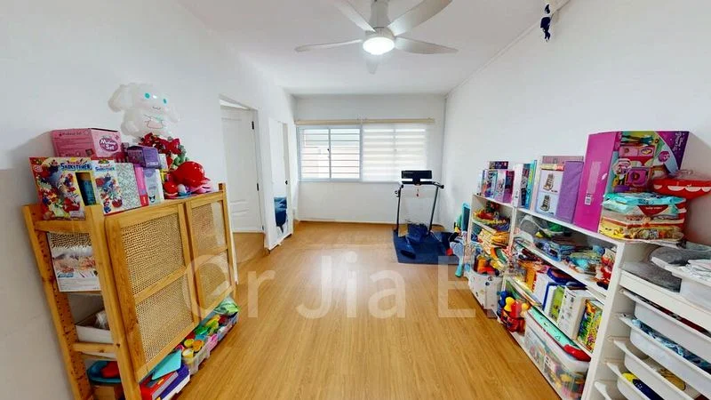 Executive HDB for Sale in  895A Tampines Street 81 - Image 4