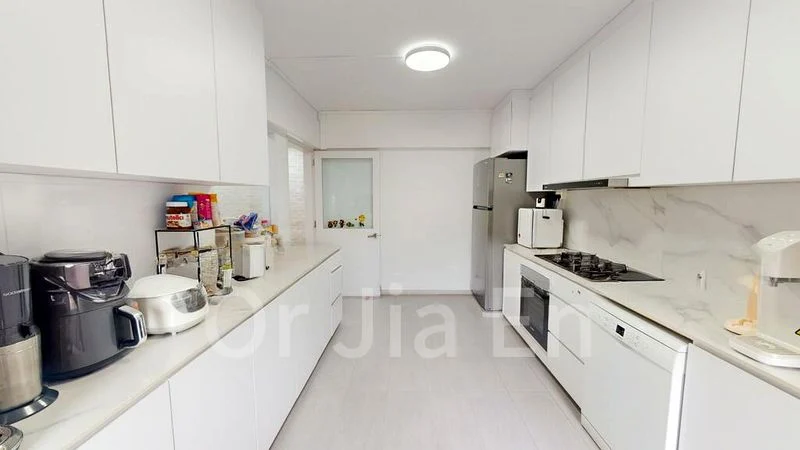 Executive HDB for Sale in  895A Tampines Street 81 - Image 2