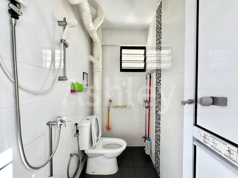 Common Room (HDB) for Rent in  139 Bedok Reservoir Road - Image 5