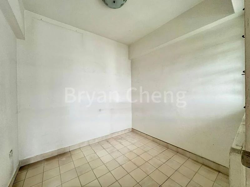 3 Bed Apartment (Condo) for Sale in Laguna Park - Image 11