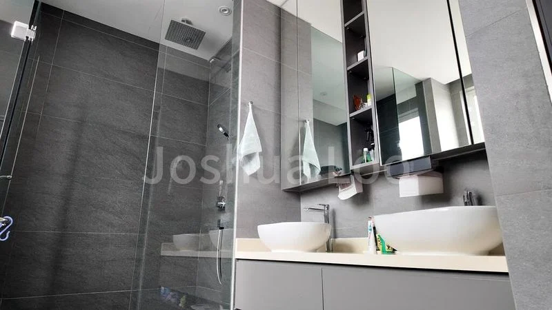 4 Bed Terraced House (Landed) for Sale in  Chapel Lodge - Image 9