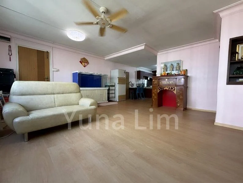 4 Room (4A) HDB for Sale in  635 Hougang Avenue 8 - Image 2