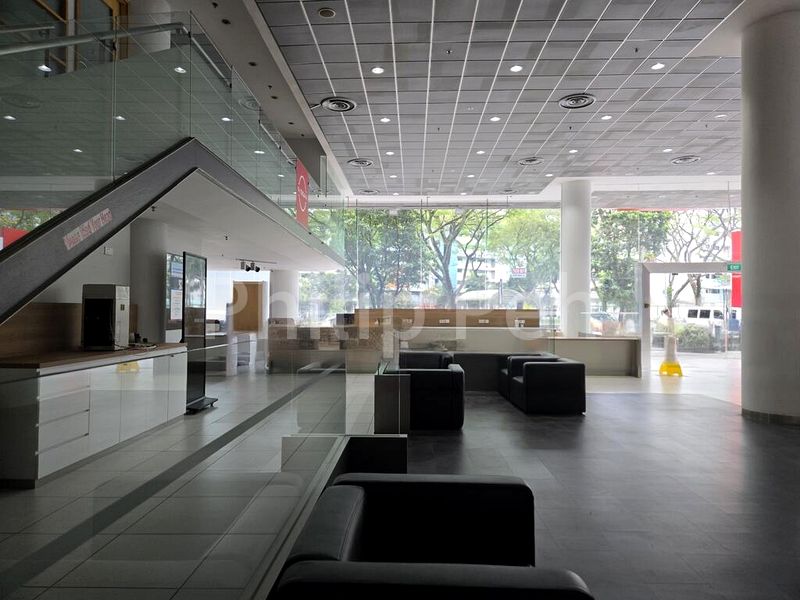 Light Industrial (B1) for Rent: Prime Ground Floor Showroom Space – Ideal for an Automotive Shop in Toa Payoh - Image 6