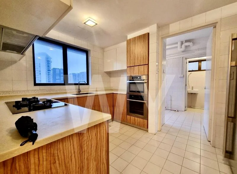 4 Bed Condo for Rent in  Parkway View - Image 4