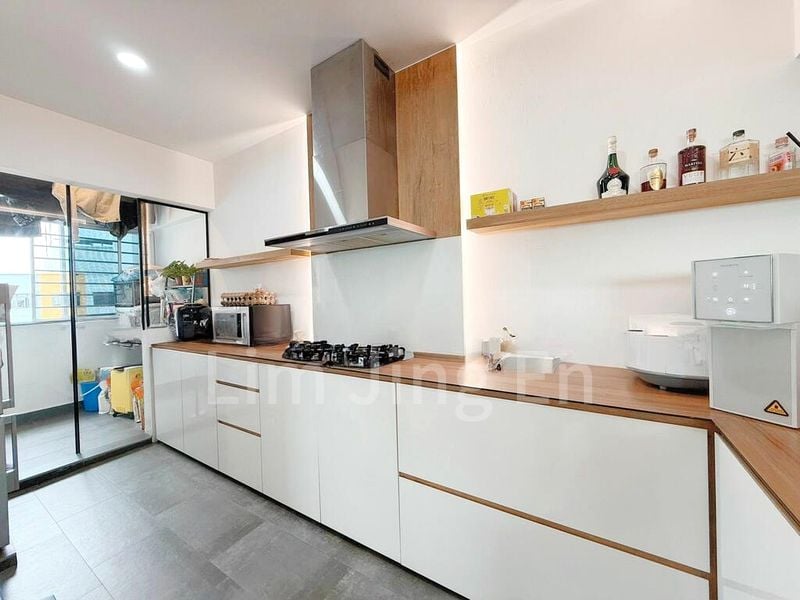 Executive HDB for Rent in  310B Anchorvale Road - Image 11