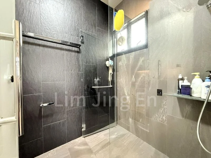 Executive HDB for Rent in  310B Anchorvale Road - Image 4