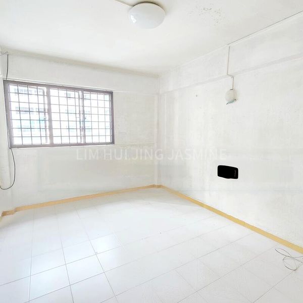 4 Room (4NG) HDB for Sale in  751 Yishun Street 72 - Image 6