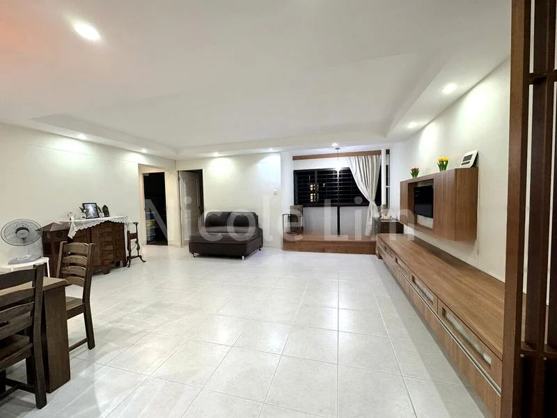 5 Room (5I) HDB for Sale in  290B Compassvale Crescent - Image 1