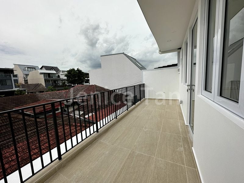 5 Bed Terraced House (Landed) for Rent in  Serangoon Garden Estate - Image 1