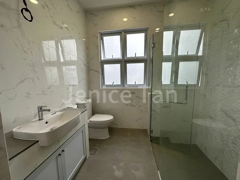5 Bed Terraced House (Landed) for Rent in  Serangoon Garden Estate - Image 2