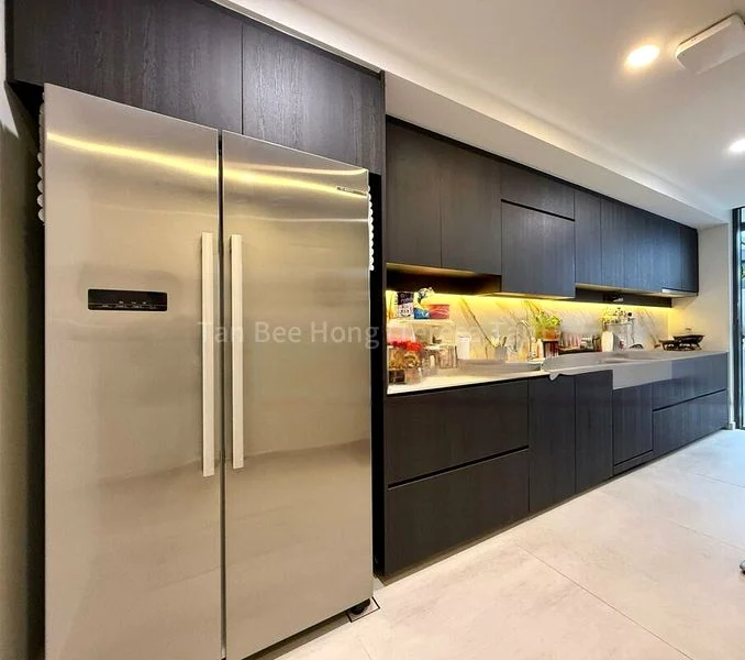 5 Bed Terraced House (Landed) for Sale in  Happy Estate - Image 7