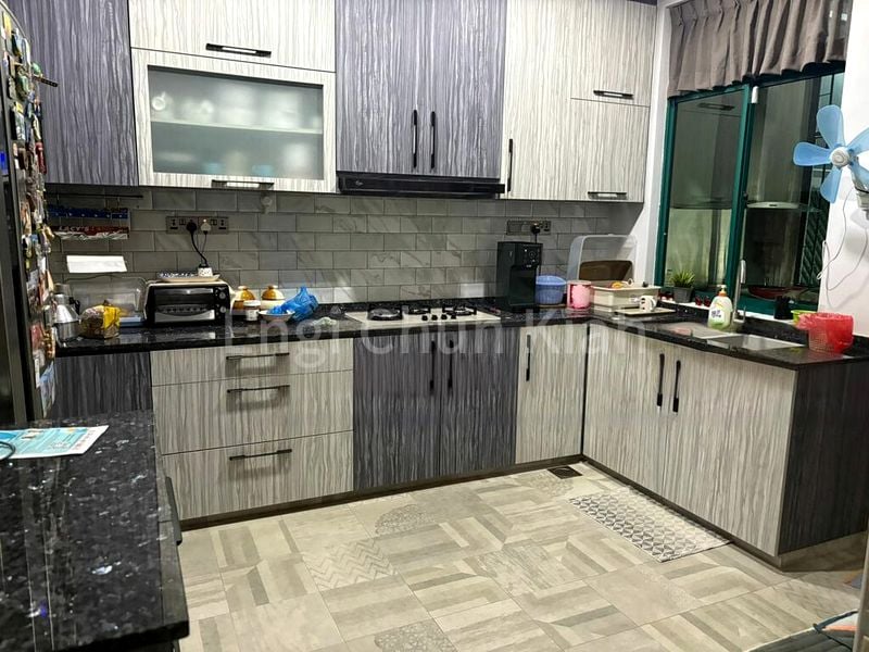 Common Room (Landed) for Rent in  Lakeside Grove - Image 5