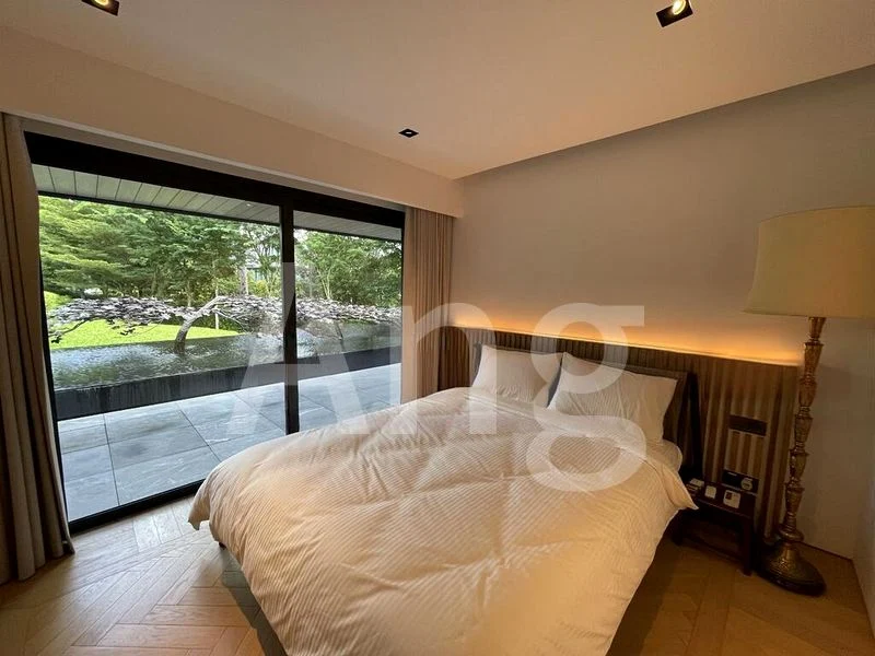 5 Bed Bungalow (Landed) for Sale in  Caldecott Hill Estate - Image 3