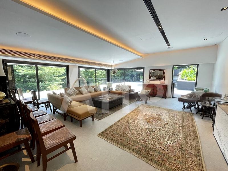 5 Bed Bungalow (Landed) for Sale in  Caldecott Hill Estate - Image 1