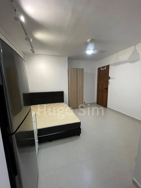 2 Room HDB for Rent in 39 Cambridge Road - Image 1