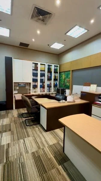 Office for Rent: High Street Centre - Image 2