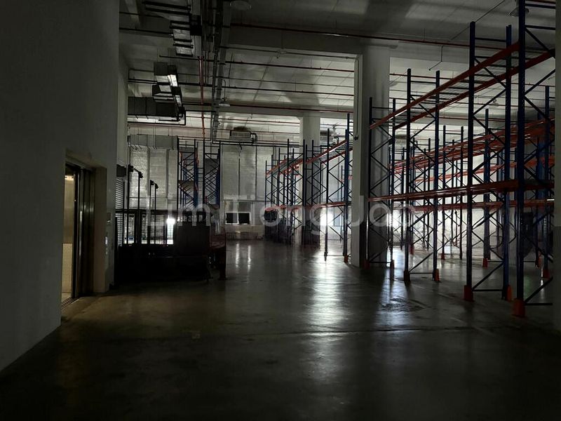 Factory / Workshop (B2) for Rent: Jurong Industrial Estate - Image 2