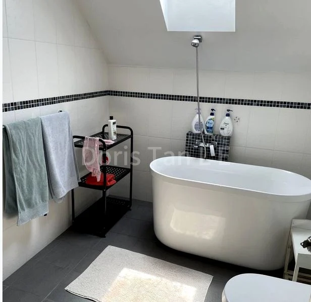 5 Bed Terraced House (Landed) for Sale in  Tavistock Avenue - Image 4