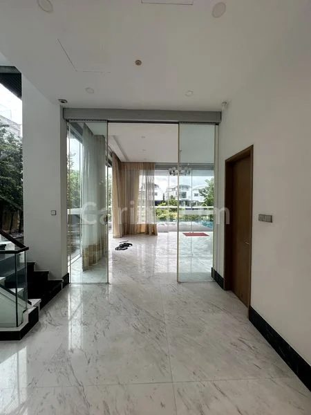 4+1 Bed Bungalow (Landed) for Sale in  Cove Drive - Image 4