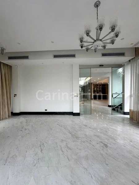 4+1 Bed Bungalow (Landed) for Sale in  Cove Drive - Image 1