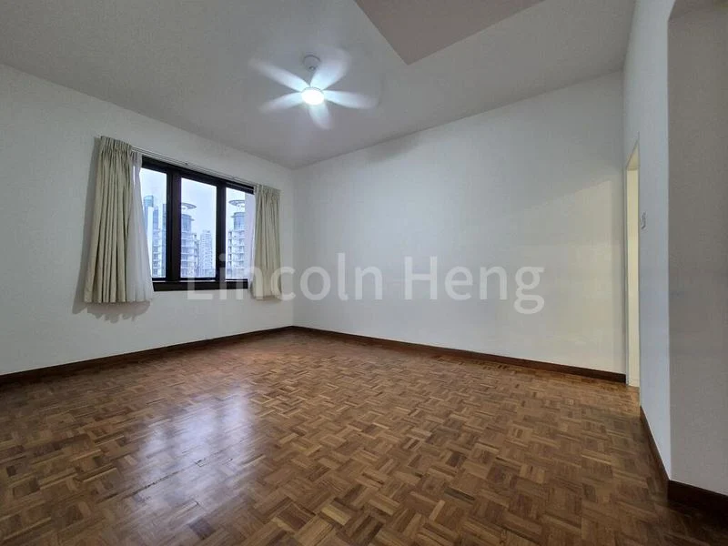 4 Bed Condo for Rent in Beverly Hill - Image 12