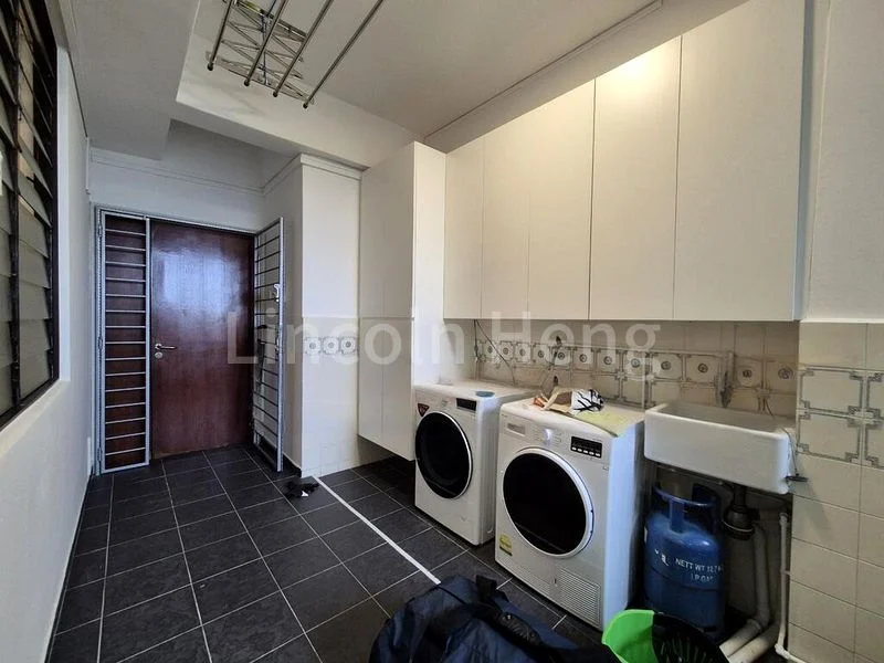 4 Bed Condo for Rent in Beverly Hill - Image 6