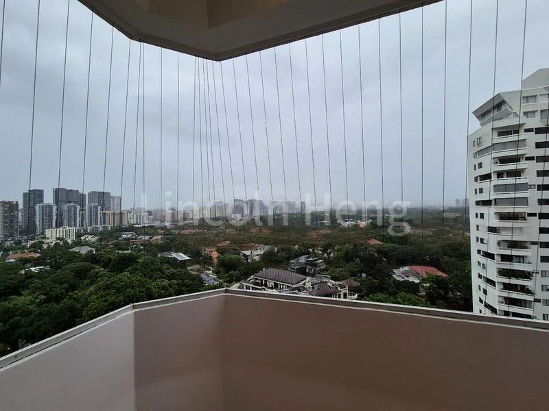 4 Bed Condo for Rent in Beverly Hill - Image 1