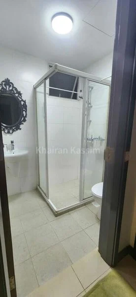 Master Room (Condo) for Rent in  La Casa - Image 3