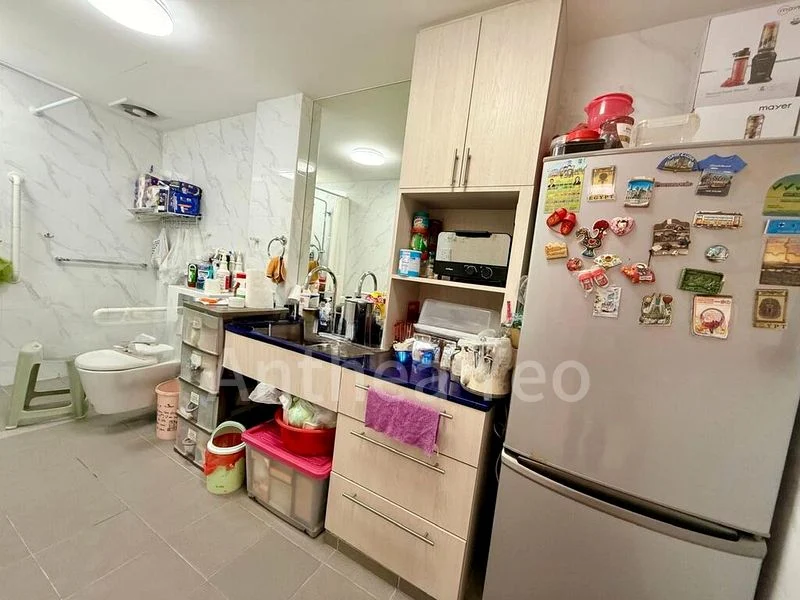 8 Bed Terraced House (Landed) for Sale in  Cambridge Road - Image 2