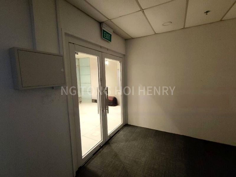 Office for Rent: Peninsula Plaza - Image 5