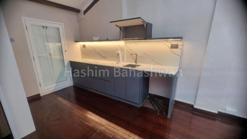 Office for Rent: Bussorah Street, Kg Glam - Image 5