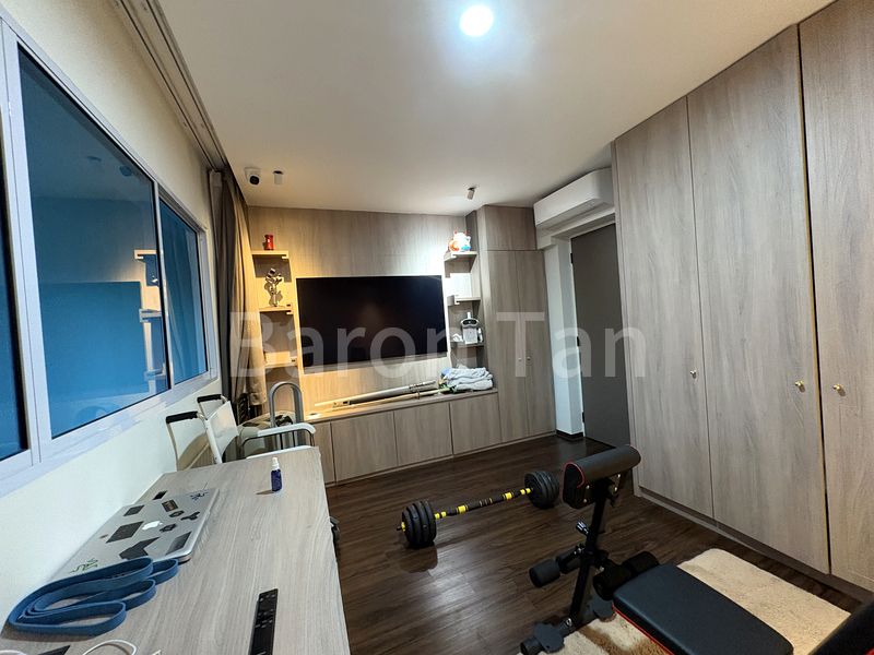 Maisonette HDB for Sale in  230 Hougang Avenue 1 - Image 11