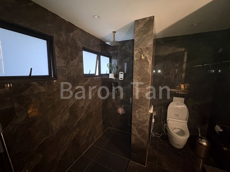 Maisonette HDB for Sale in  230 Hougang Avenue 1 - Image 10