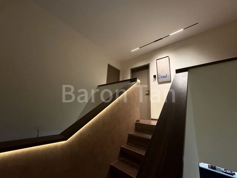 Maisonette HDB for Sale in  230 Hougang Avenue 1 - Image 7