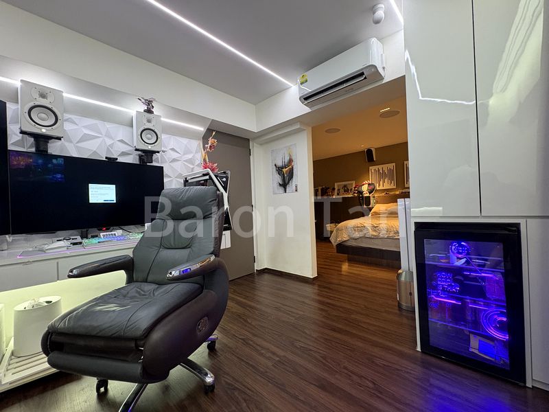 Maisonette HDB for Sale in  230 Hougang Avenue 1 - Image 14