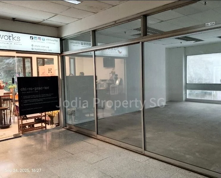 Other Retail for Rent: Far East Shopping Centre - Image 5