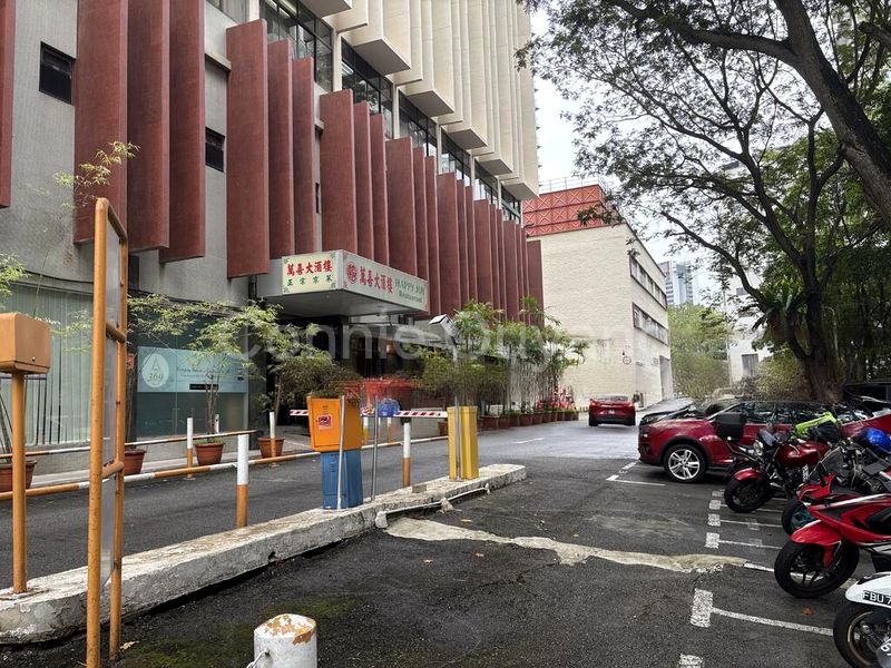 Office for Rent: Royal Hotel - Image 1