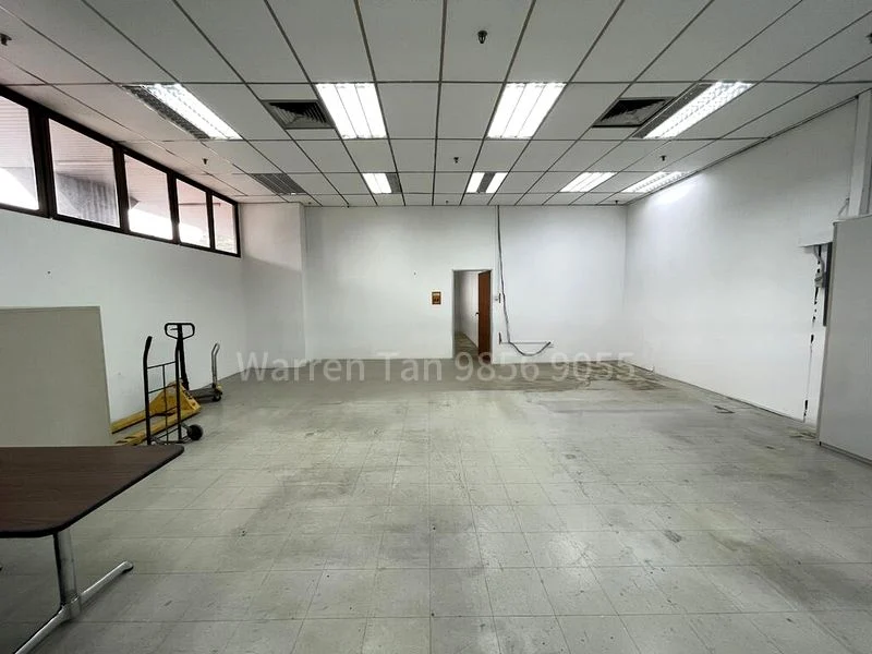 Light Industrial (B1) for Rent: Sindo Industrial Building - Image 1