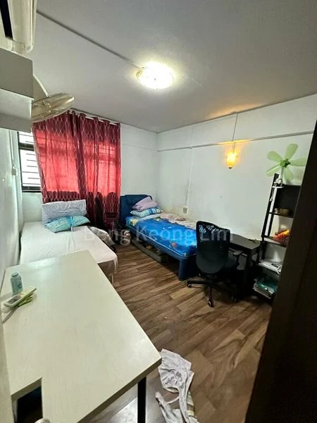 4 Room (4NG) HDB for Sale in  414 Ang Mo Kio Avenue 10 - Image 5