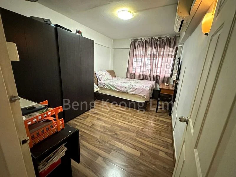 4 Room (4NG) HDB for Sale in  414 Ang Mo Kio Avenue 10 - Image 2