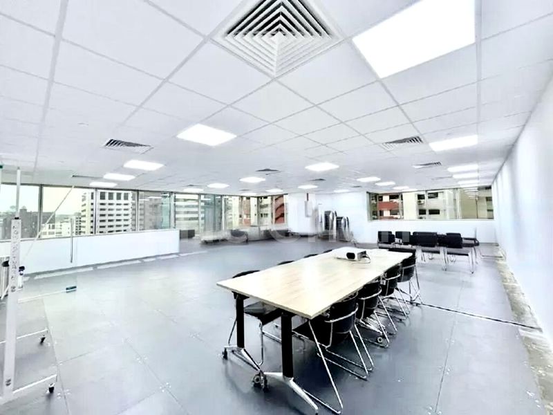 Office for Rent: Huge Office Space near City Hall MRT - Image 5