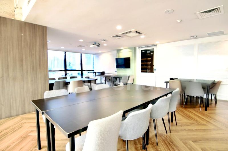 Office for Rent: Huge Office Space near City Hall MRT - Image 6