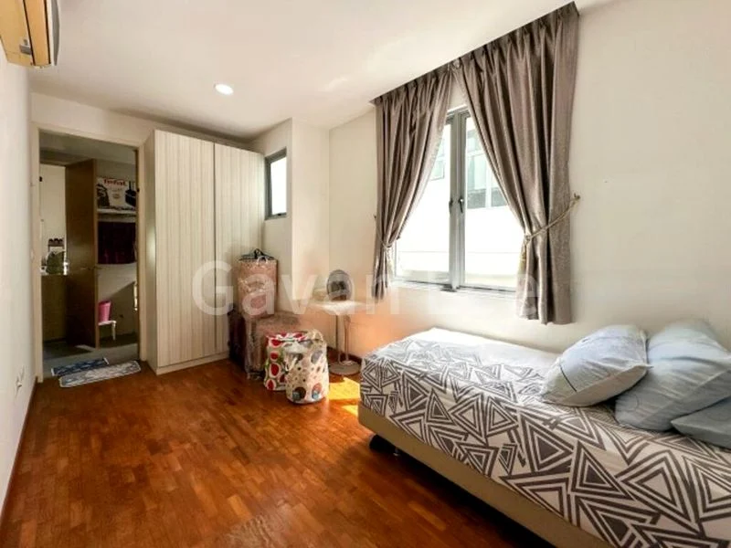 6 Bed Semi-Detached House (Landed) for Sale in  Gerald Mugliston Estate - Image 3