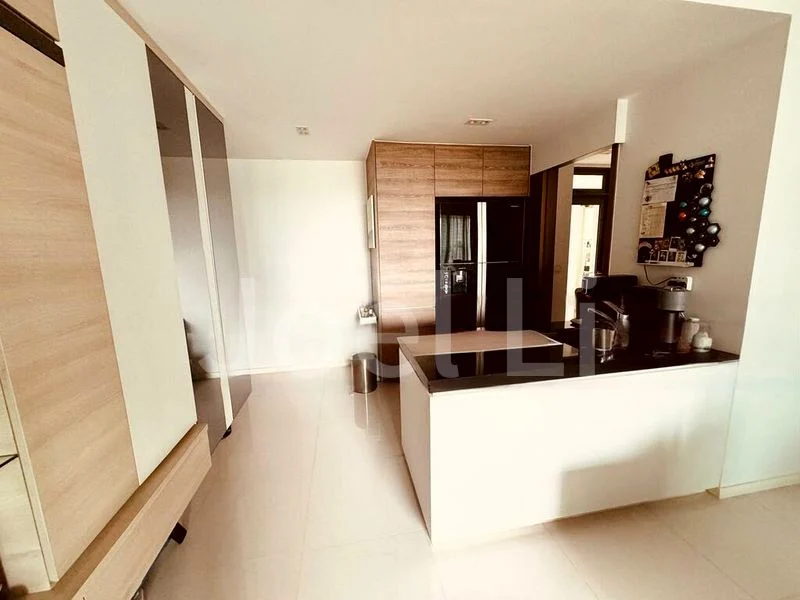 4 Bed Executive Condo for Sale in  The Topiary - Image 7