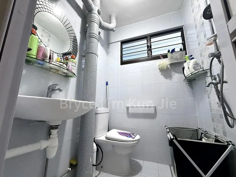 Common Room (HDB) for Rent in  219 Serangoon Avenue 4 - Image 3