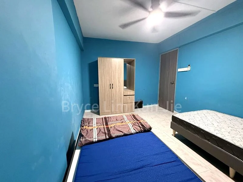 Common Room (HDB) for Rent in  219 Serangoon Avenue 4 - Image 2