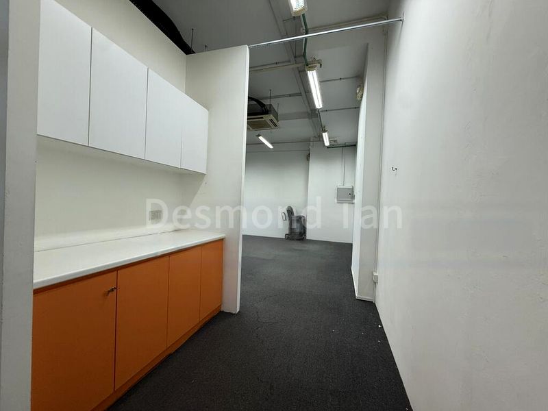 Light Industrial (B1) for Rent: One Commonwealth - Image 2